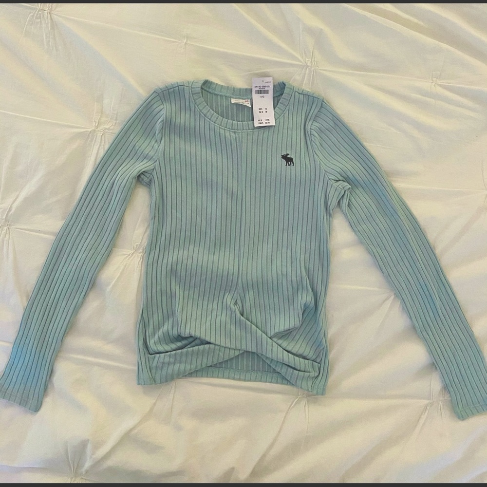 A&F kids ribbed twist front shirt, size 11/12